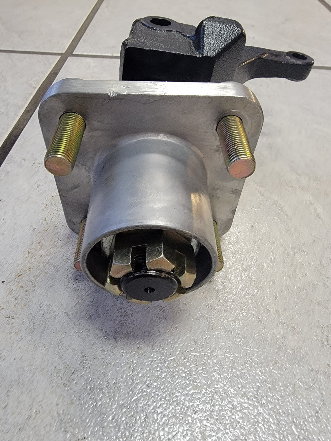 Evolution Golf Cart Front Hub &amp; Spindle Assembly for Mechanical Brake Fits Classic Plus &amp; Classic Pro Models